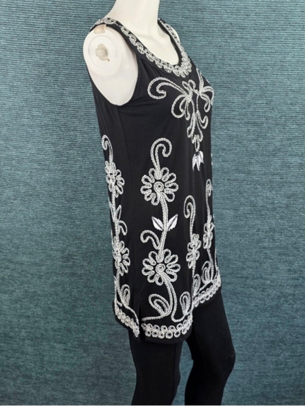 Lauren Michelle Vintage Black And White Whimsical Long Top Or Mini-Dress - Picture 4 of 10